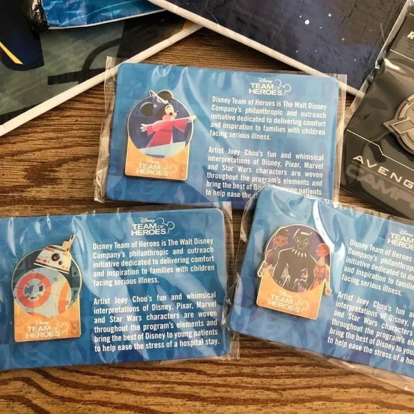Disney D23 Limited Edition Pins and Reusable Bags - Picture 10 of 11